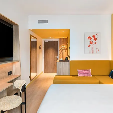 Hampton By Hilton Bordeaux Airport Otel 4*