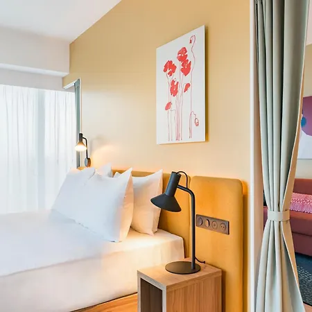 Hampton By Hilton Bordeaux Airport 4*