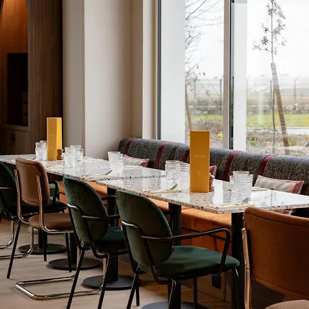 Hampton By Hilton Bordeaux Airport Hotel 4*