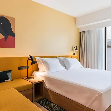 Hampton By Hilton Bordeaux Airport 4*