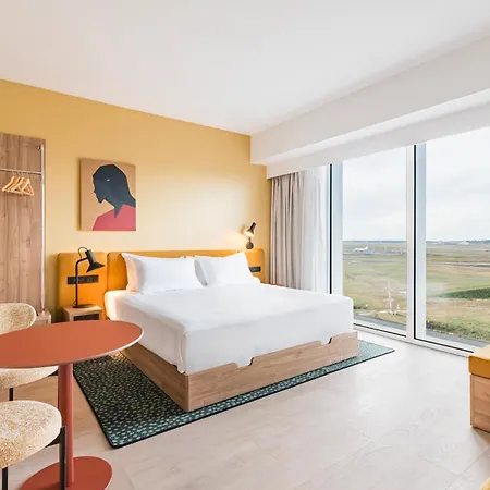 Otel Hampton By Hilton Bordeaux Airport 4*