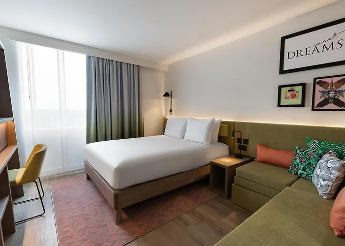 Hampton By Hilton Bordeaux Airport 4*