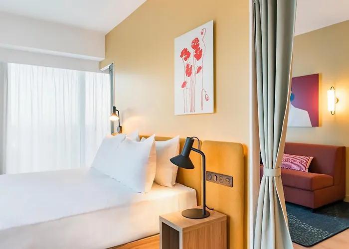 Hampton By Hilton Bordeaux Airport 4*