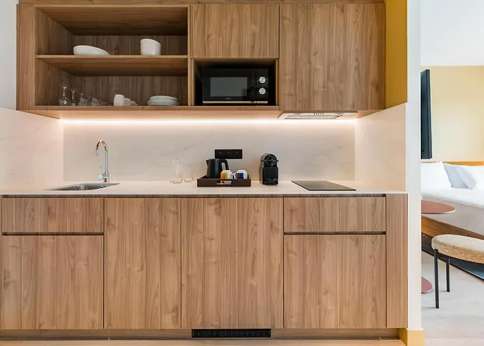 Готель Hampton By Hilton Bordeaux Airport 4*