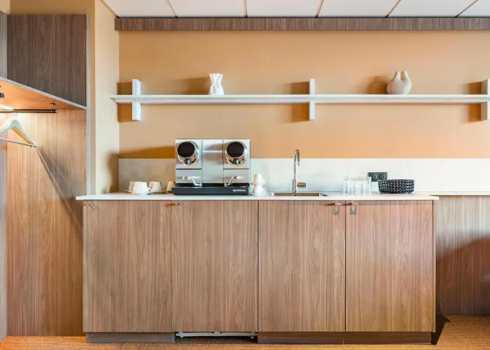 Hampton By Hilton Bordeaux Airport Готель Мериньяк